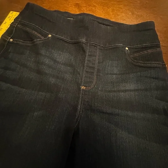 Chico's Dark Indigo Straight Leg Jeans 1.5 = US 10/M - Picture 2 of 7